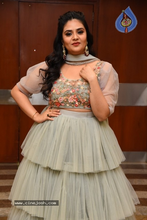 Sreemukhi Photos - 13 / 21 photos