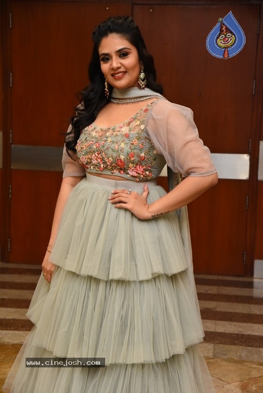 Sreemukhi Photos - 15 / 21 photos