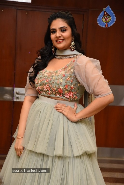 Sreemukhi Photos - 16 / 21 photos