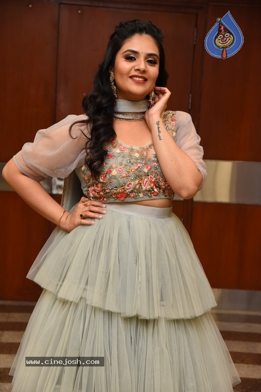 Sreemukhi Photos - 17 / 21 photos