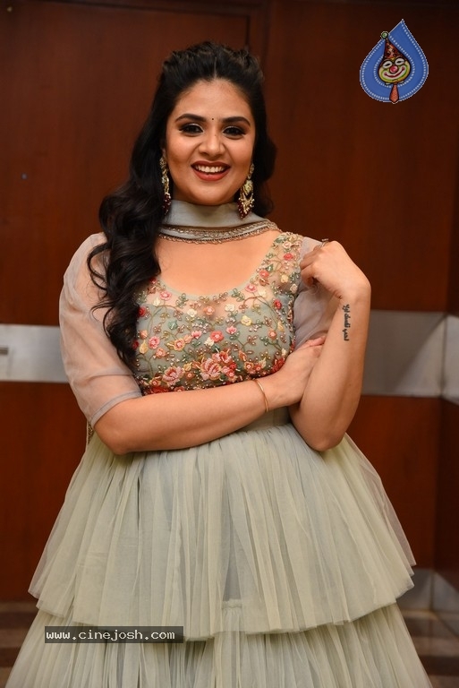 Sreemukhi Photos - 18 / 21 photos