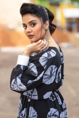 Sreemukhi Photos - 7 of 7