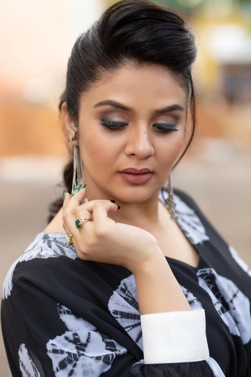 Sreemukhi Photos - 6 / 7 photos