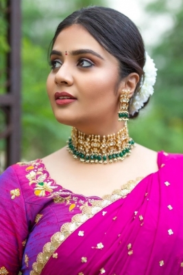 Sreemukhi Photos - 4 of 8