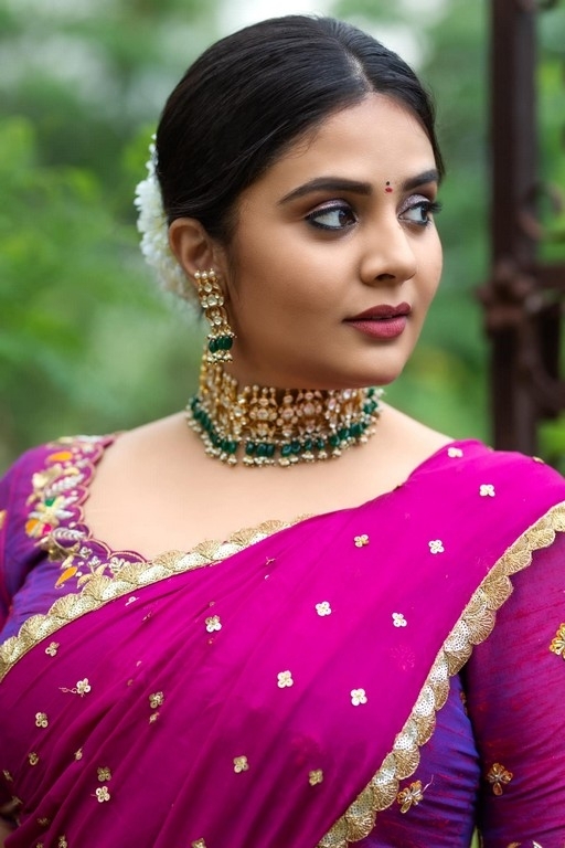 Sreemukhi Photos - 8 / 8 photos