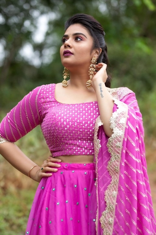 Sreemukhi Photos - 5 / 10 photos