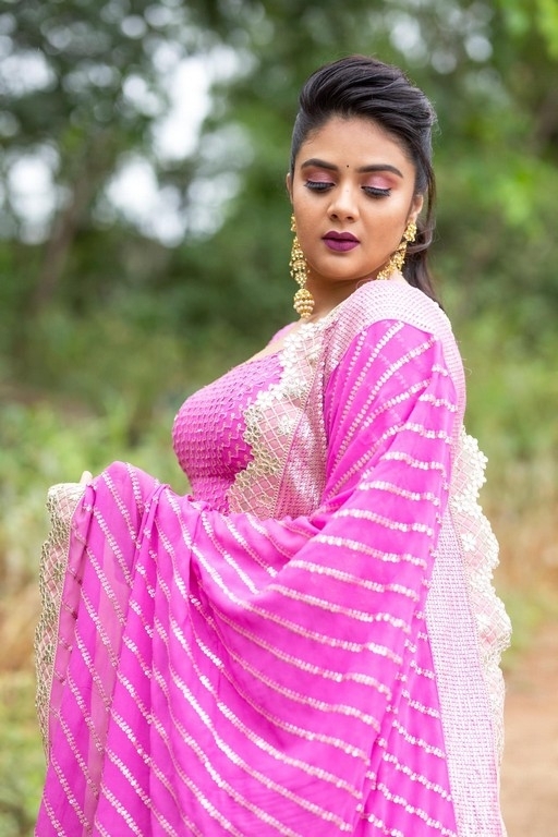 Sreemukhi Photos - 6 / 10 photos