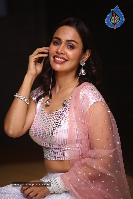 Ashmita Kaur Bakshi Stills - 20 / 39 photos