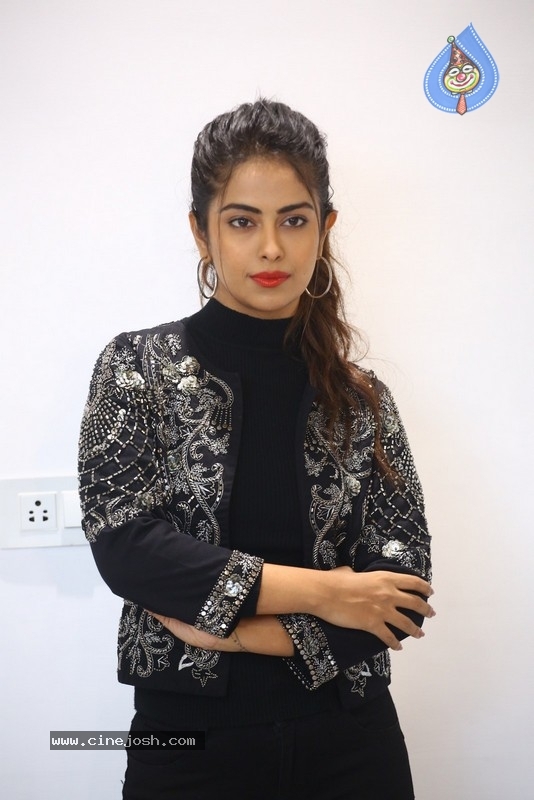 Avika Gor Photos - 2 / 17 photos