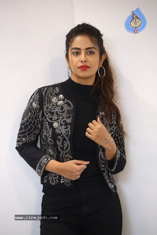 Avika Gor Photos - 17 / 17 photos