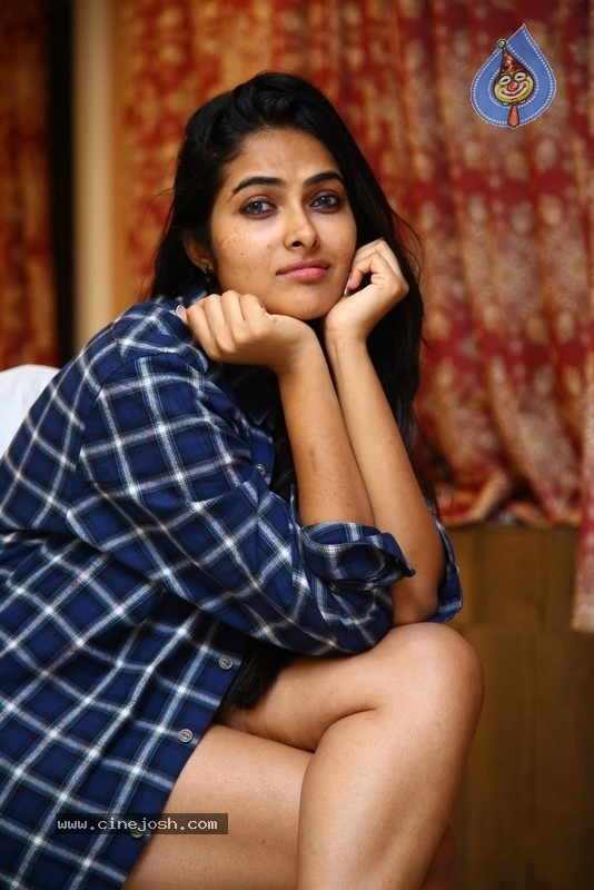 Divi Vadthya - 29 / 32 photos