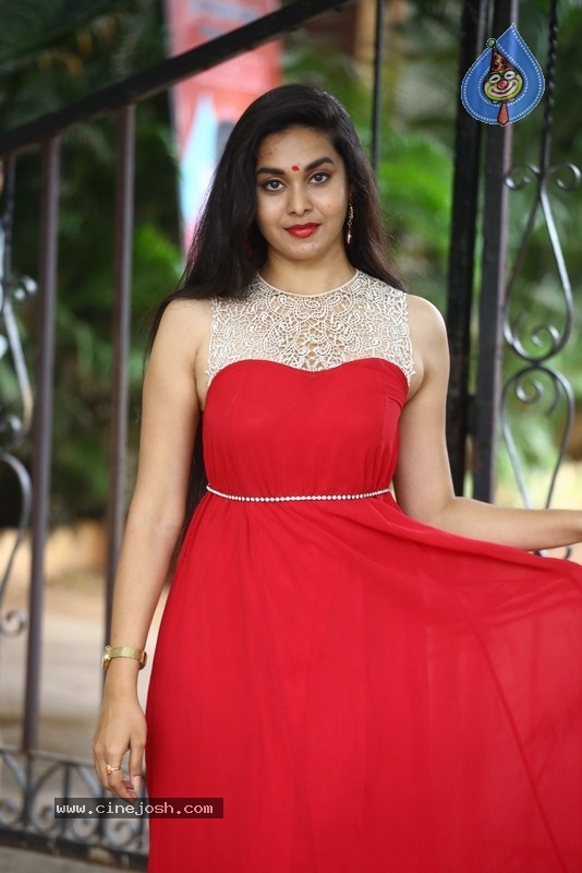 Gnana Priya Photos - 1 / 20 photos