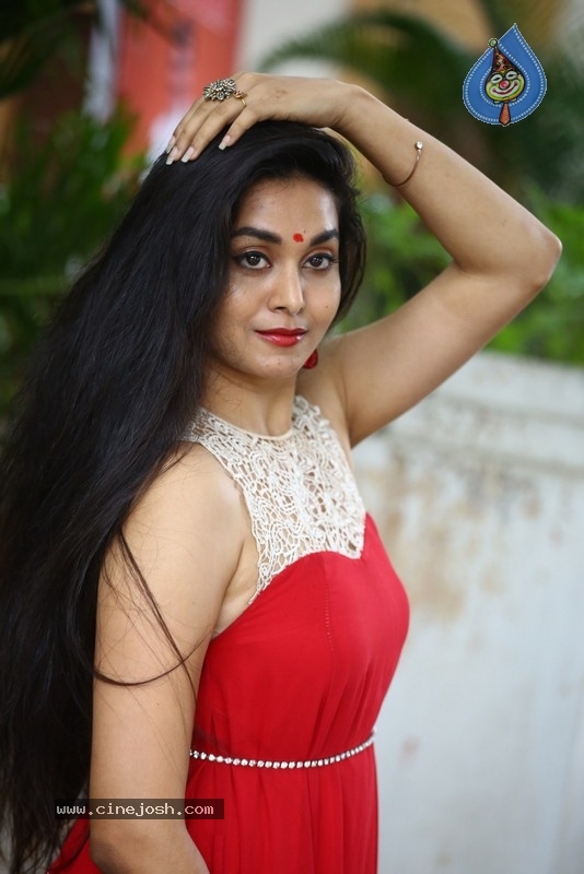 Gnana Priya Photos - 14 / 20 photos