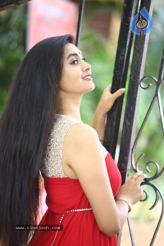 Gnana Priya Photos - 15 / 20 photos