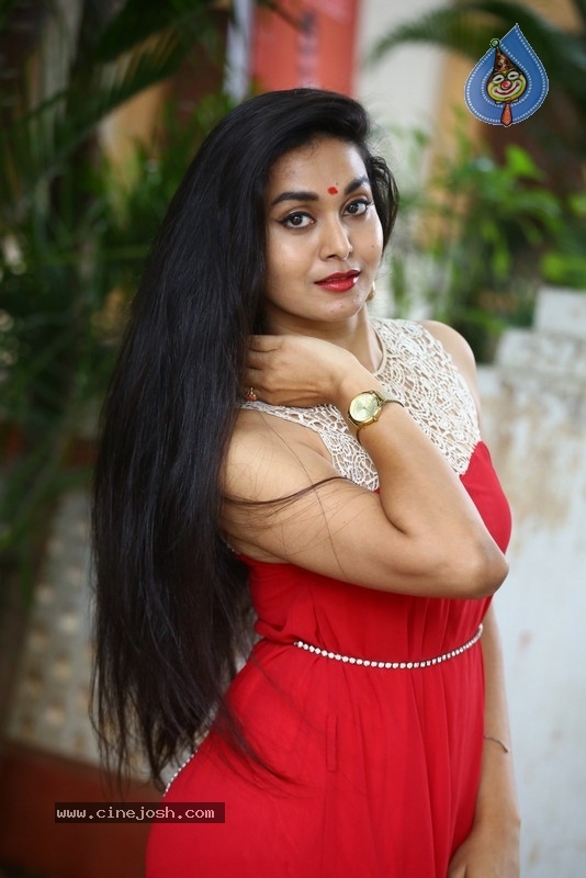 Gnana Priya Photos - 20 / 20 photos