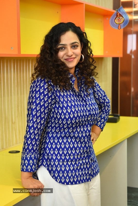 Nithya Menen interview photos - 17 / 21 photos