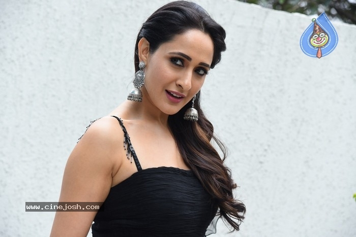 Pragya Jaiswal Photos - 1 / 21 photos