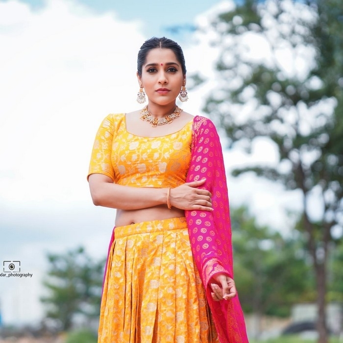 Rashmi Gautam Photos - 10 / 10 photos