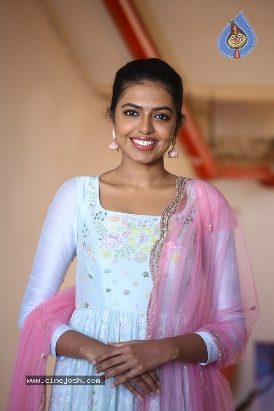 Shivani Rajasekhar Photos - 13 / 19 photos