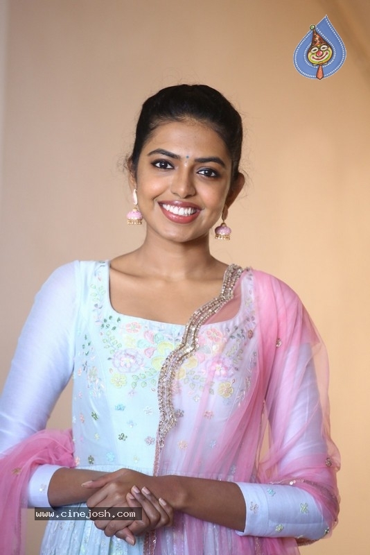 Shivani Rajasekhar Photos - 19 / 19 photos