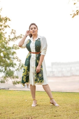 Sreemukhi Photos - 3 of 6