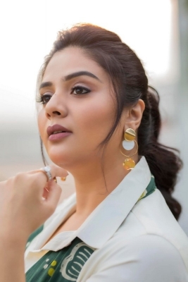 Sreemukhi Photos - 4 of 6