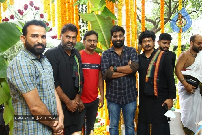 Sasivadane Movie Opening - 4 / 20 photos