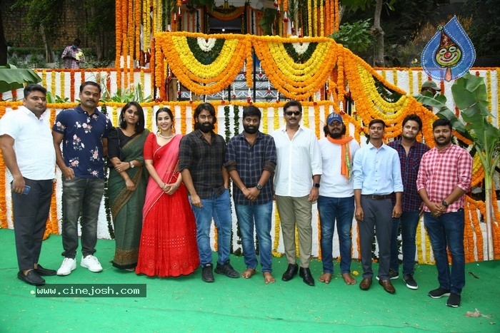 Sasivadane Movie Opening - 14 / 20 photos