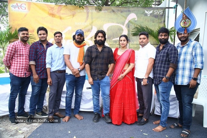 Sasivadane Movie Opening - 15 / 20 photos