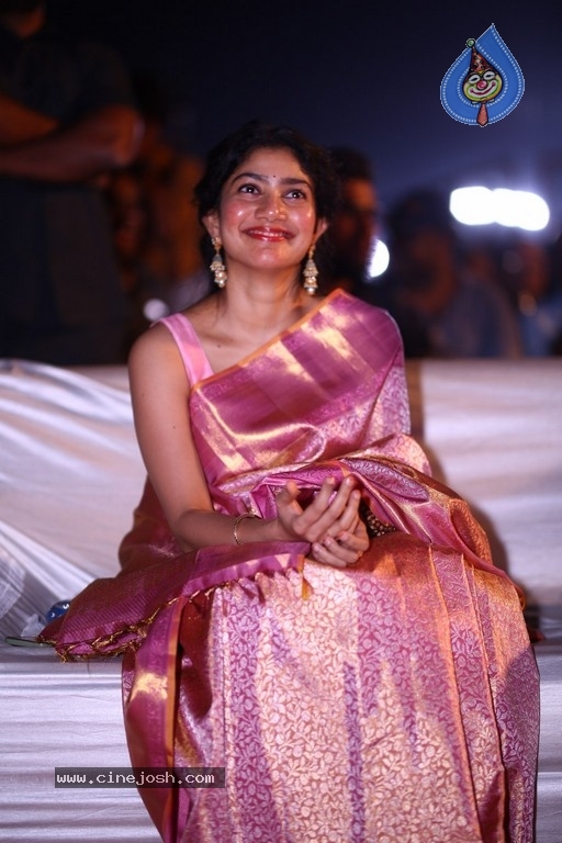 Sai Pallavi Photos - 2 / 21 photos