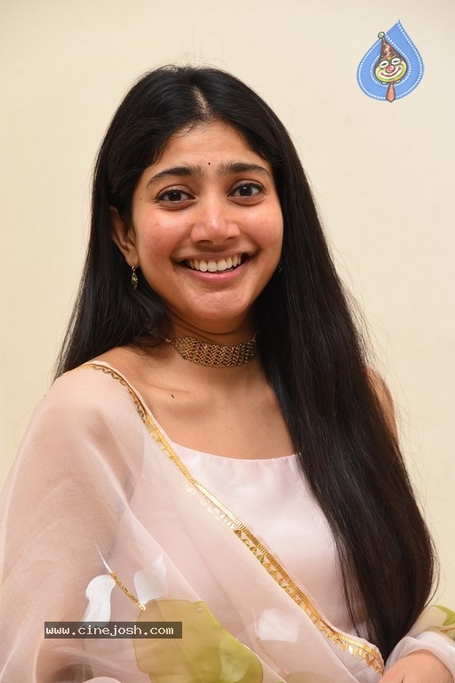 Sai Pallavi Photos - 2 / 18 photos