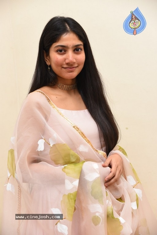 Sai Pallavi Photos - 16 / 18 photos