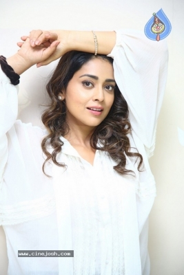 Shriya Saran Photos - 84 of 106