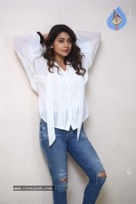 Shriya Saran Photos - 106 of 106