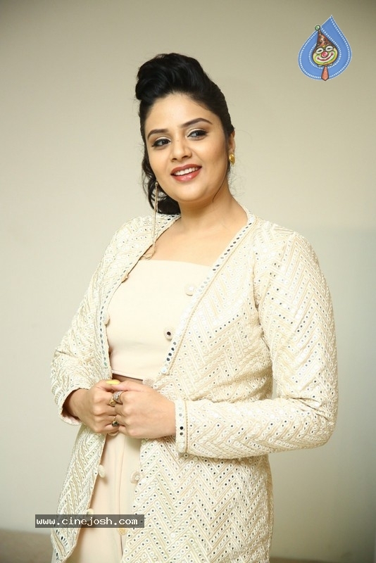 Sreemukhi Photos - 5 / 12 photos