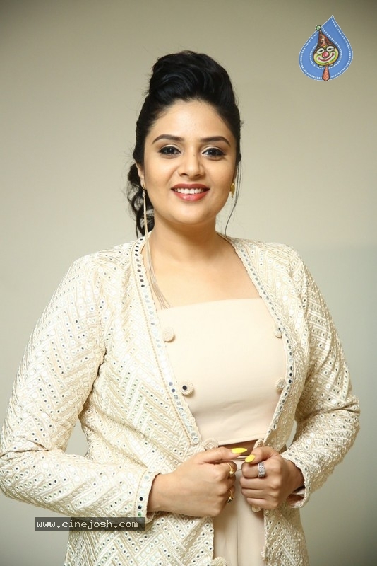 Sreemukhi Photos - 11 / 12 photos