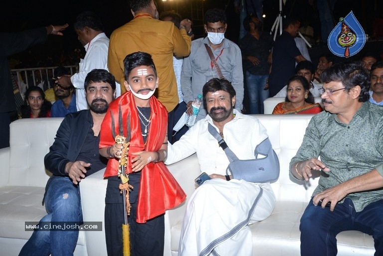 Akhanda Success Celebrations - 24 / 34 photos