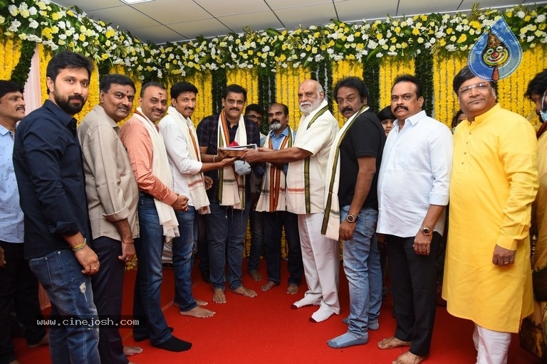 Gopichand New Movie Opening - 7 / 51 photos