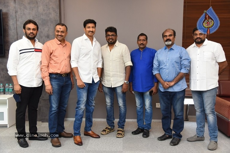 Gopichand New Movie Opening - 21 / 51 photos