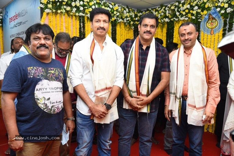 Gopichand New Movie Opening - 27 / 51 photos