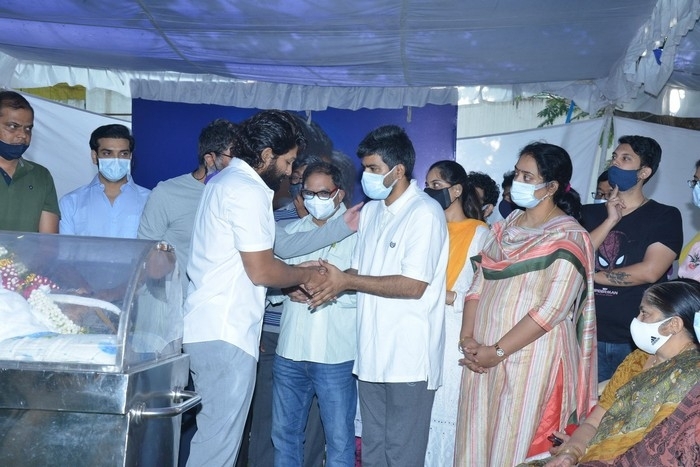 Sirivennela Sitarama Sastry Condolence Photos - 70 / 84 photos