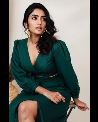 Eesha Rebba Photos - 5 of 6