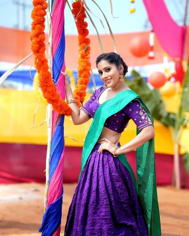 Rashmi Gautam Photos - 2 / 8 photos