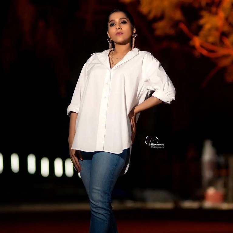 Rashmi Gautam Photos - 8 / 10 photos