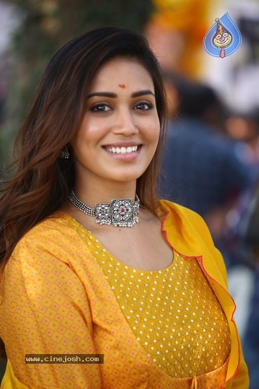 Nivetha Pethuraj Pics - 18 / 21 photos