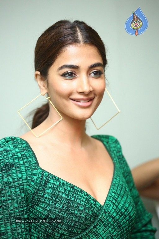 Pooja Hegde Photos - 2 / 21 photos