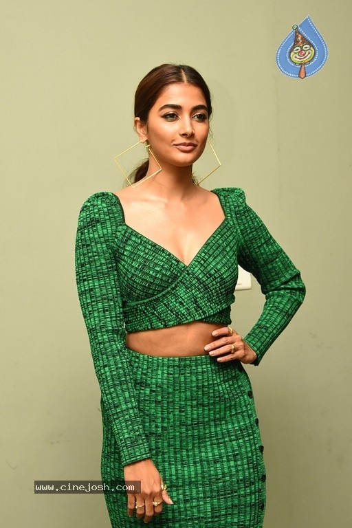 Pooja Hegde Photos - 18 / 21 photos