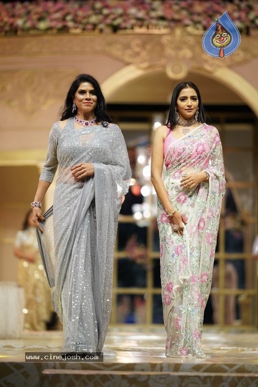 MYRA Fashion Walk - 24 / 35 photos