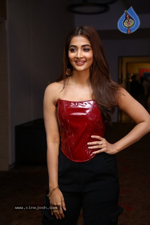 Pooja Hegde Photos - 3 / 21 photos