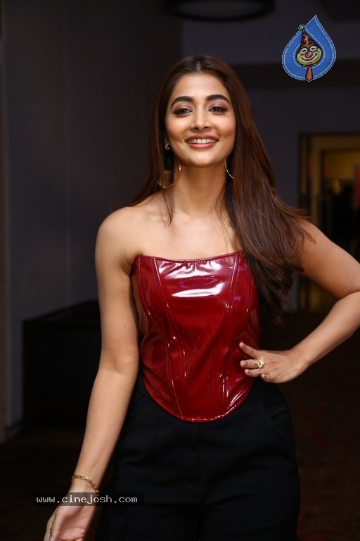 Pooja Hegde Photos - 21 / 21 photos